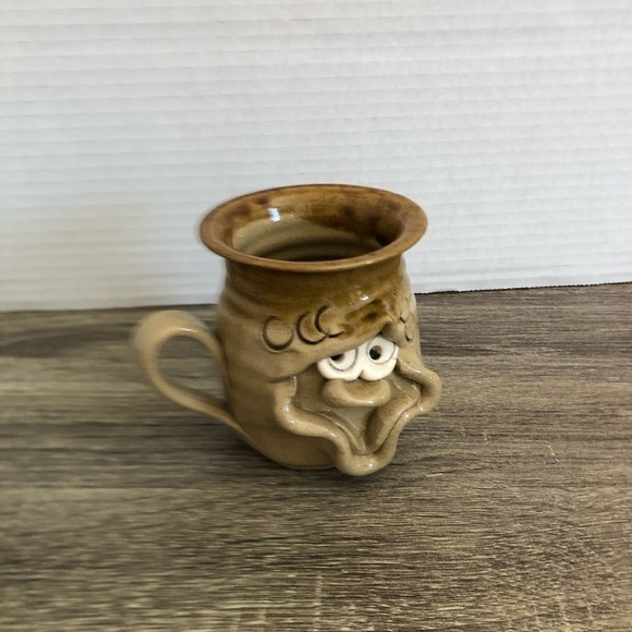 Vtg Pretty Ugly Pottery Wales Mug - Picture 2 of 9